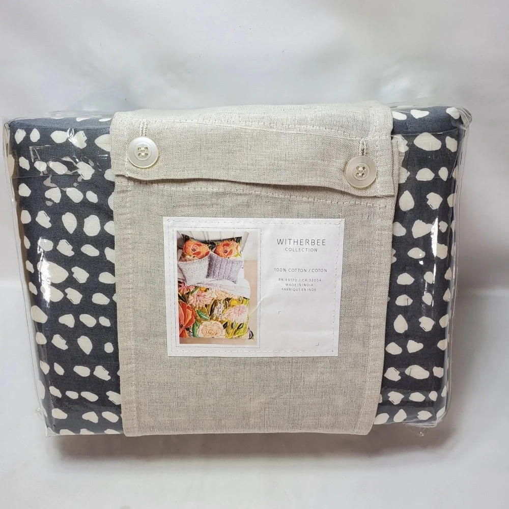 Anthropologie Witherbee Collection Standard Shams 2 Gray White Lulie Wallace Cot
